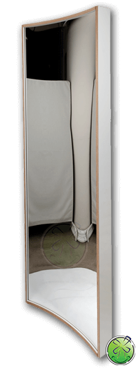 Risa espejo con la forma de ancho hueco Risa espejo con la forma de ancho hueco