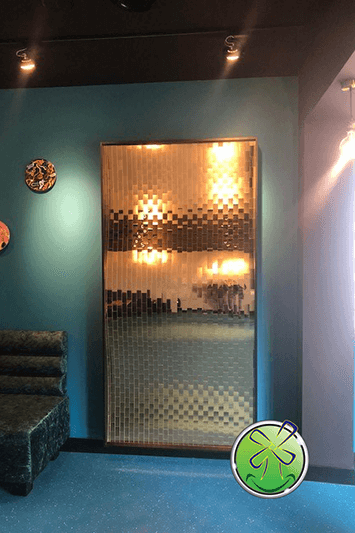 Un favorito personal. ¡Un hueca esfera hueca XXL cubierto de espejos dorados! ¡Realmente un artículo súper único! Un favorito personal. ¡Un hueca esfera hueca XXL cubierto de espejos dorados! ¡Realmente un artículo súper único!