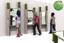 Bel arrangement de 3 miroirs déformants sur des poteaux en bois épais; Installation extérieure.